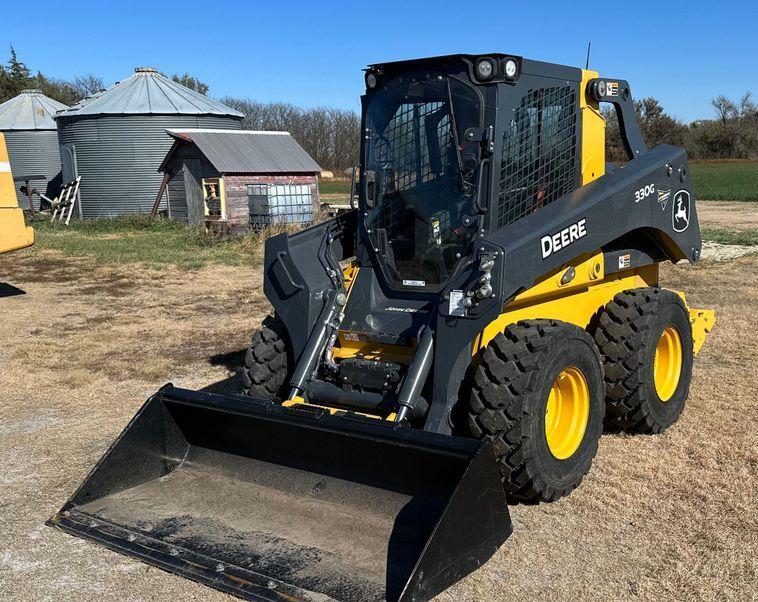 2021 John Deere 330G